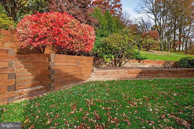 1049 SIGNAL HILL LANE LN, Lancaster, PA 17601