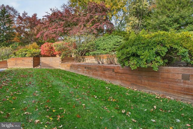 1049 SIGNAL HILL LANE LN, Lancaster, PA 17601