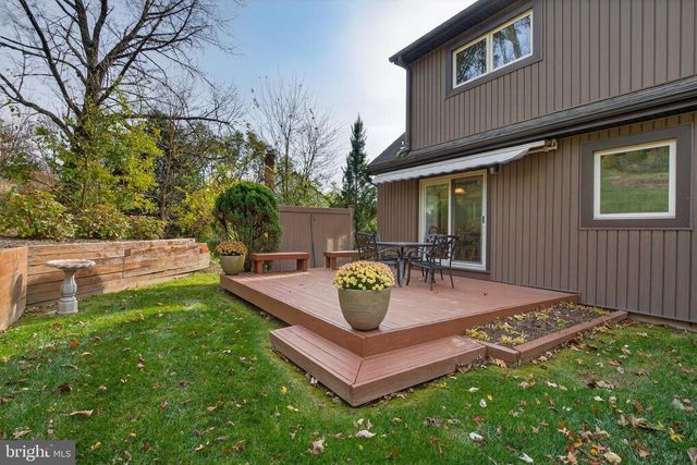 1049 SIGNAL HILL LANE LN, Lancaster, PA 17601