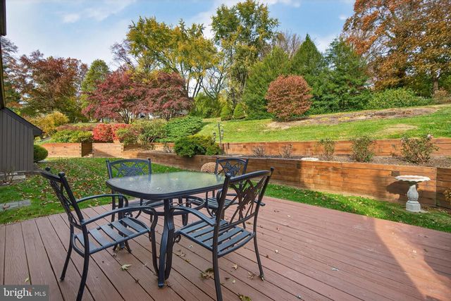 1049 SIGNAL HILL LANE LN, Lancaster, PA 17601