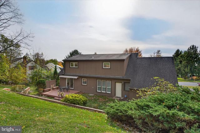 1049 SIGNAL HILL LANE LN, Lancaster, PA 17601