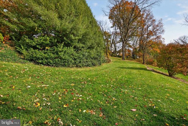 1049 SIGNAL HILL LANE LN, Lancaster, PA 17601