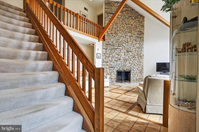 1049 SIGNAL HILL LANE LN, Lancaster, PA 17601