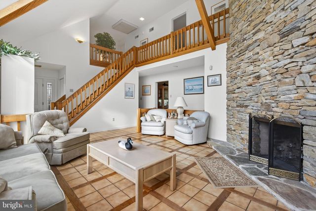 1049 SIGNAL HILL LANE LN, Lancaster, PA 17601