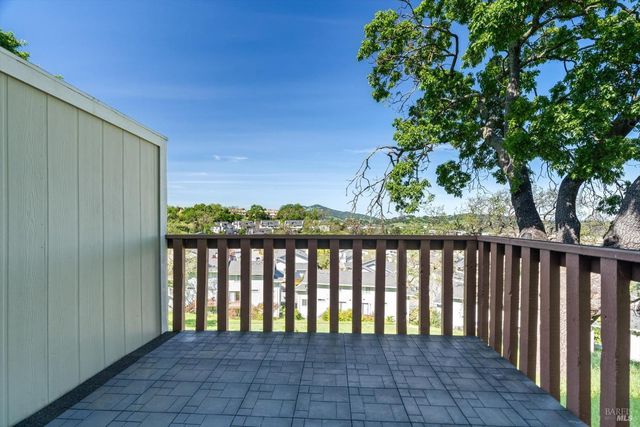 21 Briarwood Ct, Novato, CA 94947
