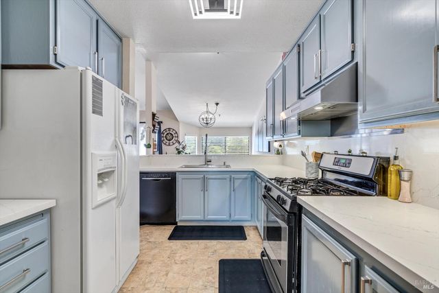 21 Briarwood Ct, Novato, CA 94947