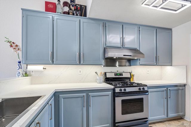 21 Briarwood Ct, Novato, CA 94947