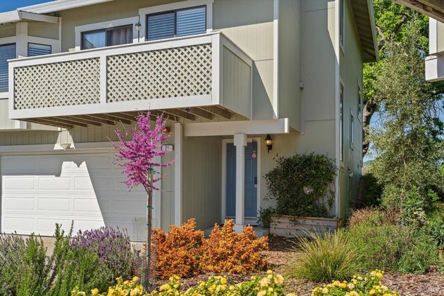 21 Briarwood Ct, Novato, CA 94947