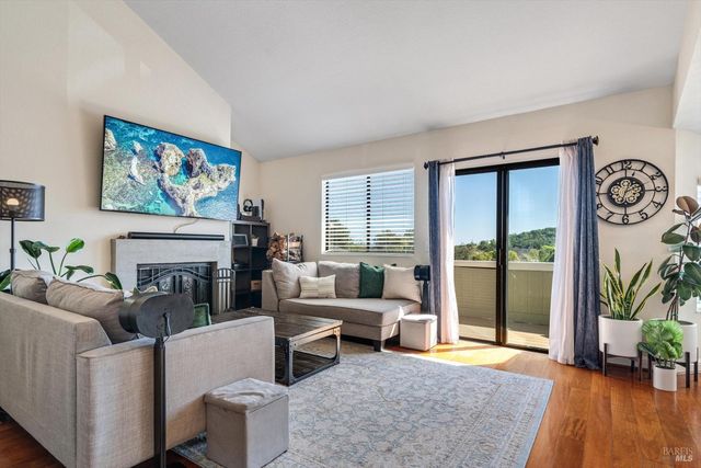 21 Briarwood Ct, Novato, CA 94947