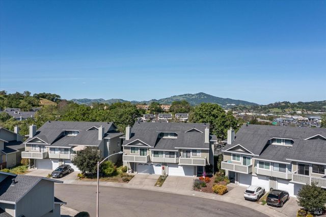 21 Briarwood Ct, Novato, CA 94947