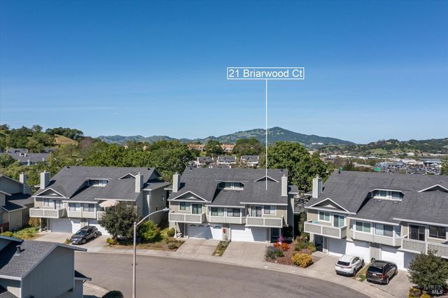 21 Briarwood Ct, Novato, CA 94947