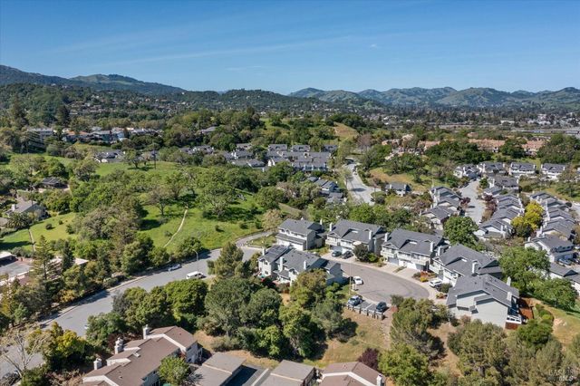 21 Briarwood Ct, Novato, CA 94947