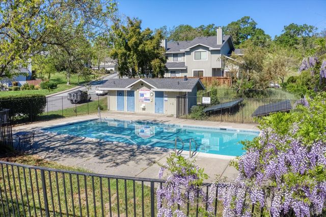 21 Briarwood Ct, Novato, CA 94947