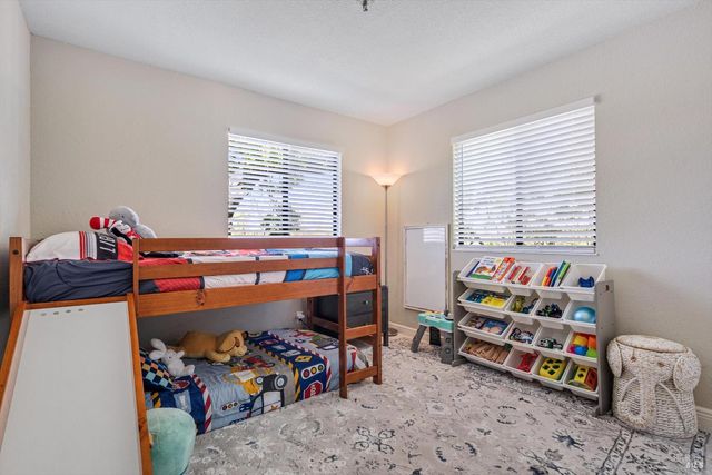 21 Briarwood Ct, Novato, CA 94947