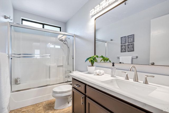 21 Briarwood Ct, Novato, CA 94947
