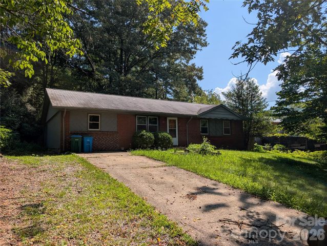 202 Melody Circle, Swannanoa, NC 28778