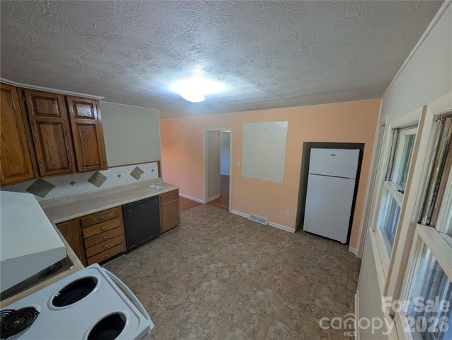 202 Melody Circle, Swannanoa, NC 28778