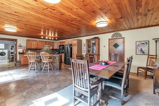 8064 State Road, Colden, NY 14033
