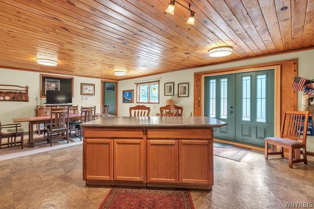 8064 State Road, Colden, NY 14033