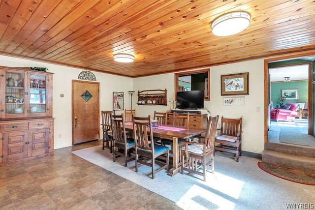 8064 State Road, Colden, NY 14033