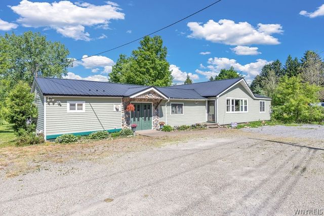 8064 State Road, Colden, NY 14033