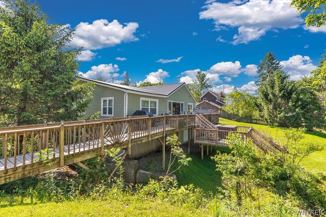 8064 State Road, Colden, NY 14033