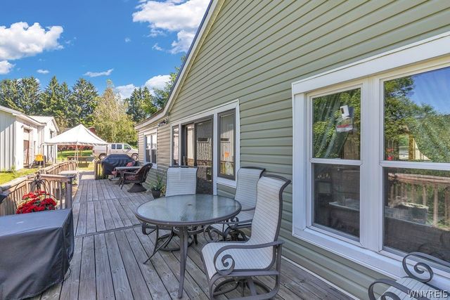 8064 State Road, Colden, NY 14033