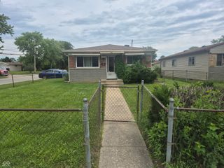185 N 9th Avenue N, Beech Grove, IN 46107