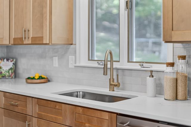 101 Currier Drive, Manchester, NH 03104