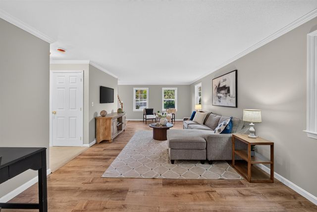 101 Currier Drive, Manchester, NH 03104