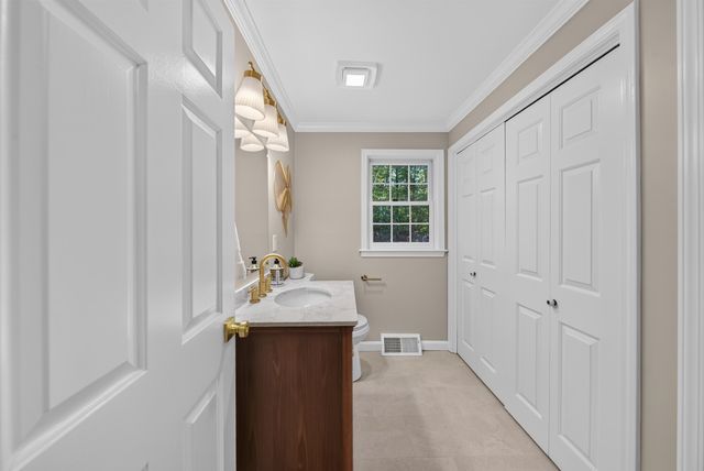 101 Currier Drive, Manchester, NH 03104