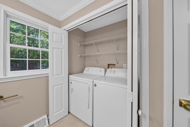 101 Currier Drive, Manchester, NH 03104