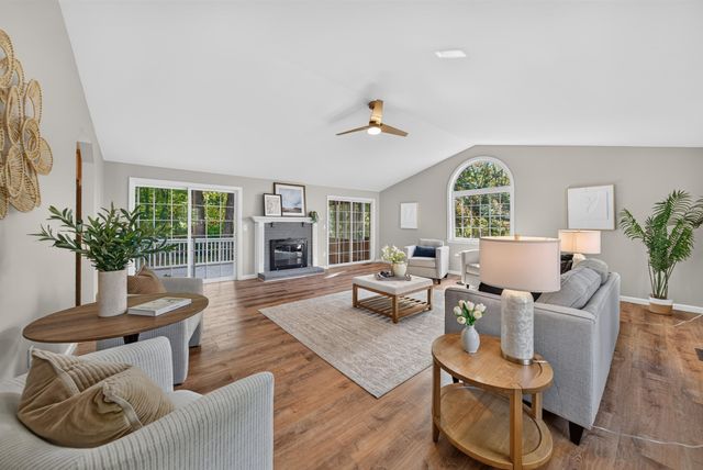 101 Currier Drive, Manchester, NH 03104