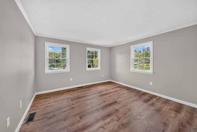 101 Currier Drive, Manchester, NH 03104