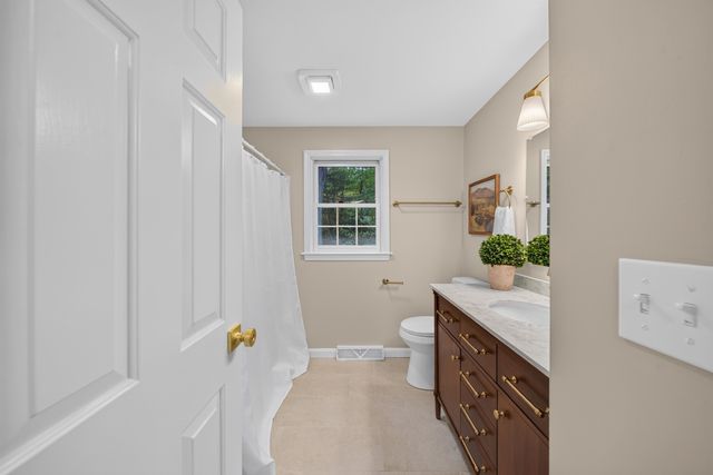 101 Currier Drive, Manchester, NH 03104