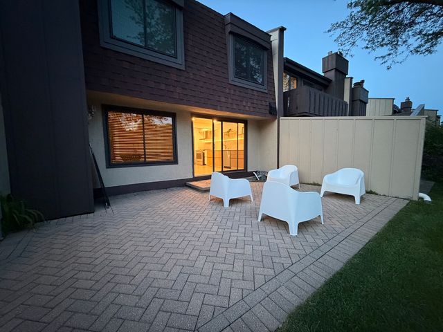 170 Cascade Drive, Indian Head Park, IL 60525