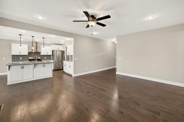748 N Century Avenue, Republic, MO 65738
