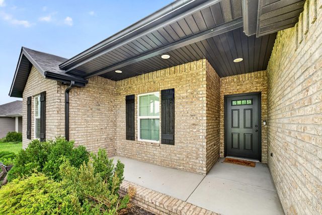 748 N Century Avenue, Republic, MO 65738