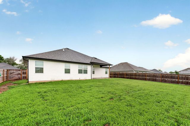 748 N Century Avenue, Republic, MO 65738