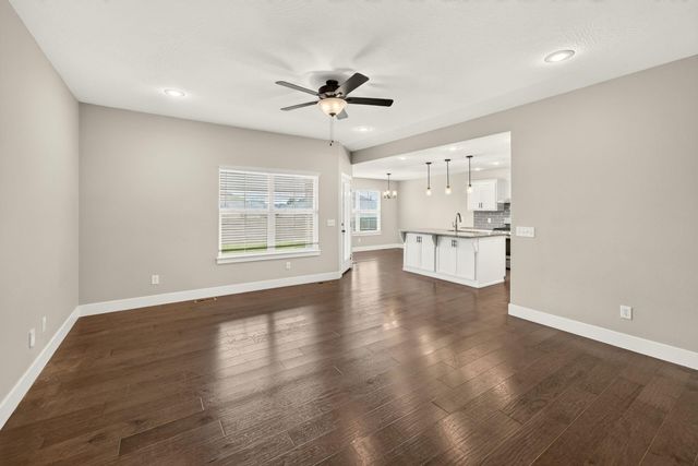 748 N Century Avenue, Republic, MO 65738
