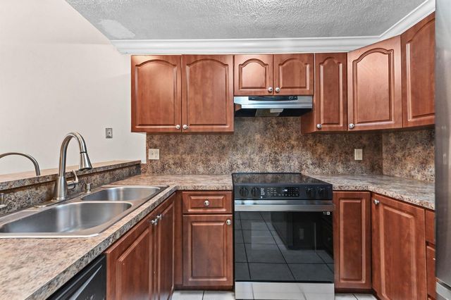 7184 Sportsmans Drive, North Lauderdale, FL 33068