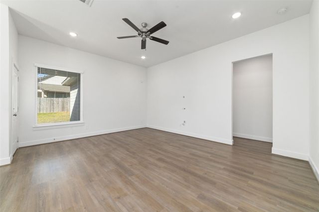 919 Golden Willow Lane, Conroe, TX 77304