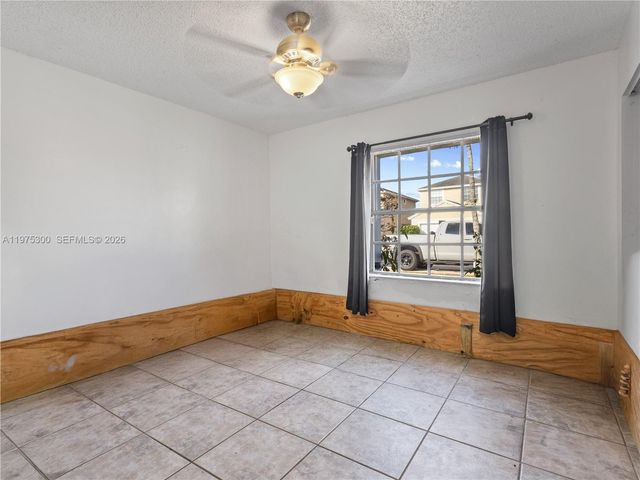 216 W Riverbend Dr, Sunrise, FL 33326