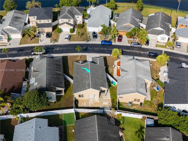 216 W Riverbend Dr, Sunrise, FL 33326