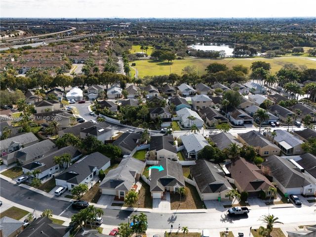 216 W Riverbend Dr, Sunrise, FL 33326