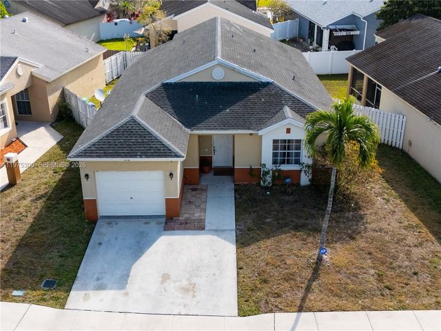 216 W Riverbend Dr, Sunrise, FL 33326