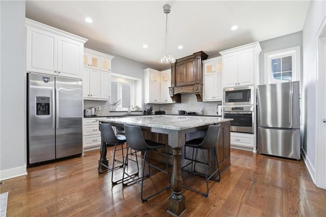 11315 W 166th Terrace, Overland Park, KS 66221