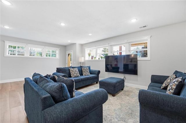 11315 W 166th Terrace, Overland Park, KS 66221