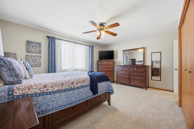 5422 35th Street S, Fargo, ND 58104