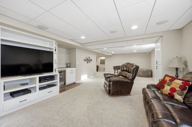 5422 35th Street S, Fargo, ND 58104